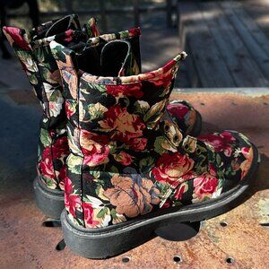 Divide H&M Canvas Flower Print Combat Boots